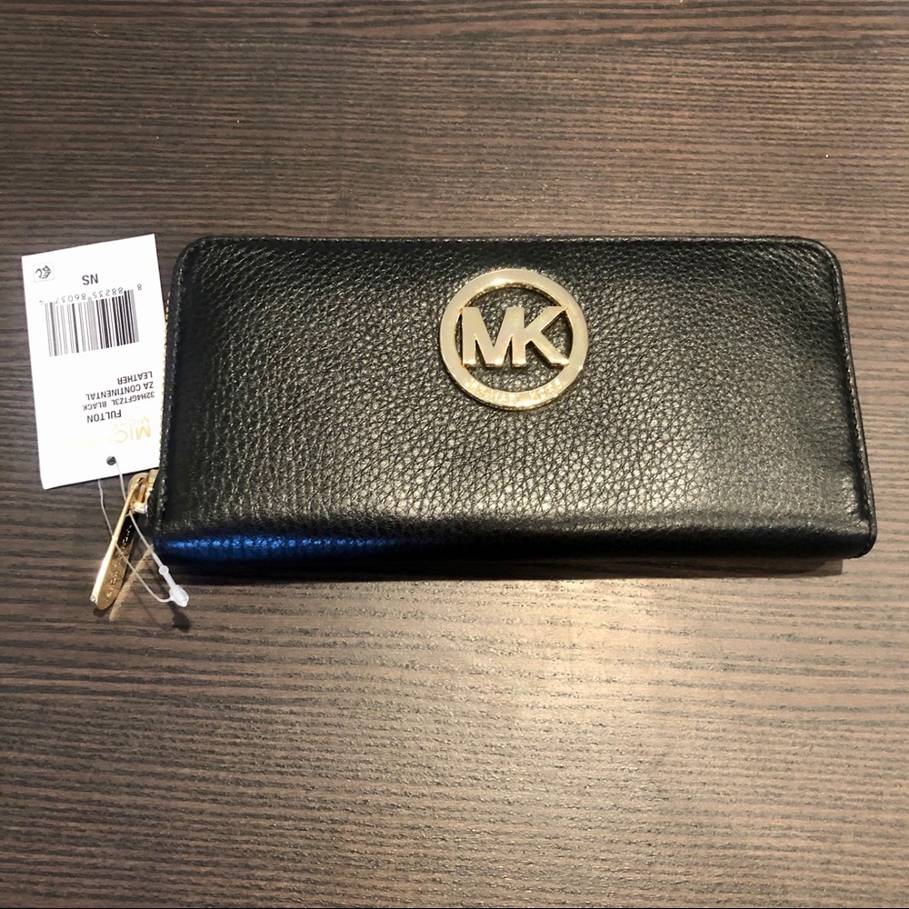 Michael Kors Fulton Full Zip Wallet